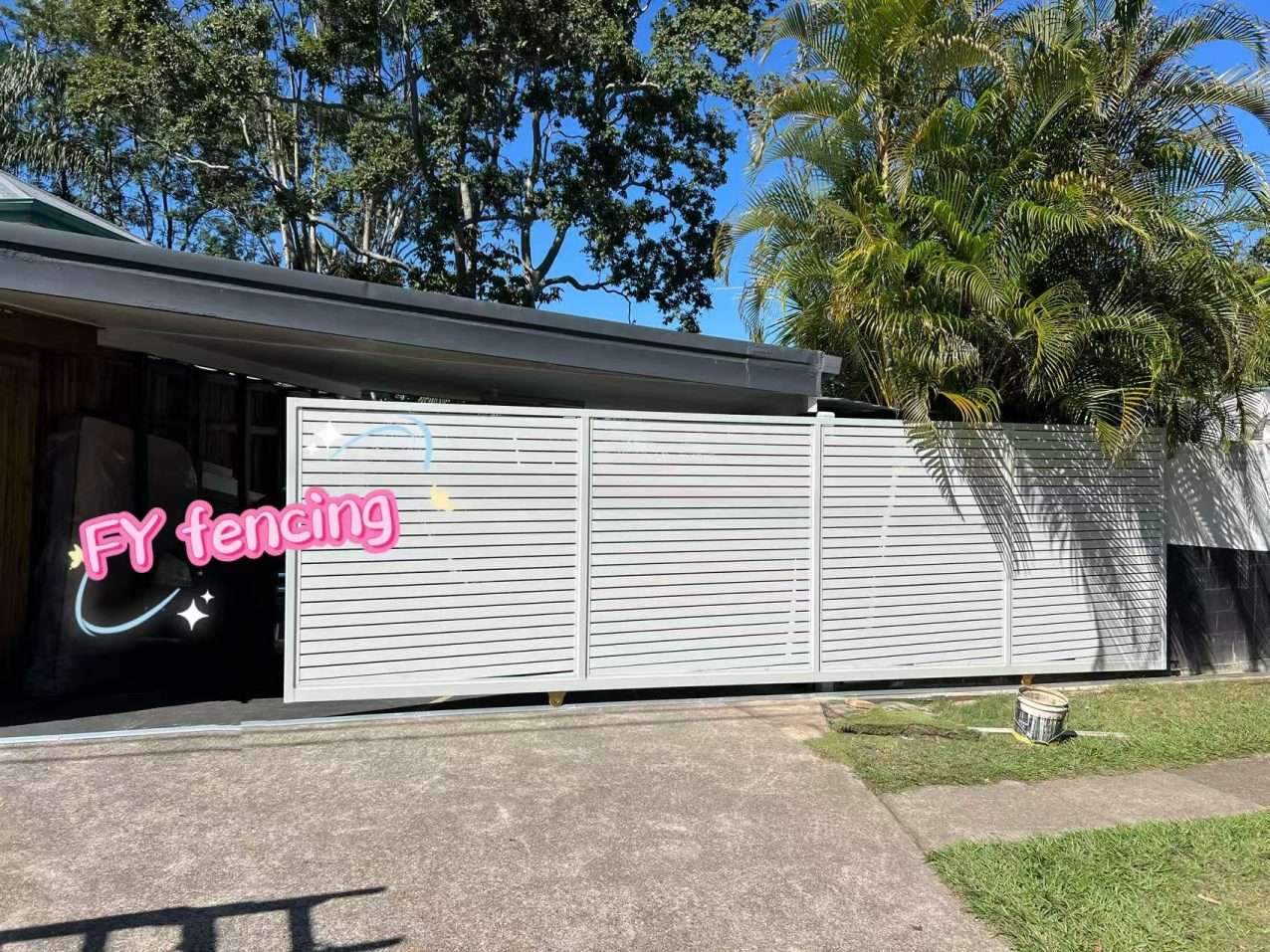 White aluminium horizontal slat gate in Brisbane