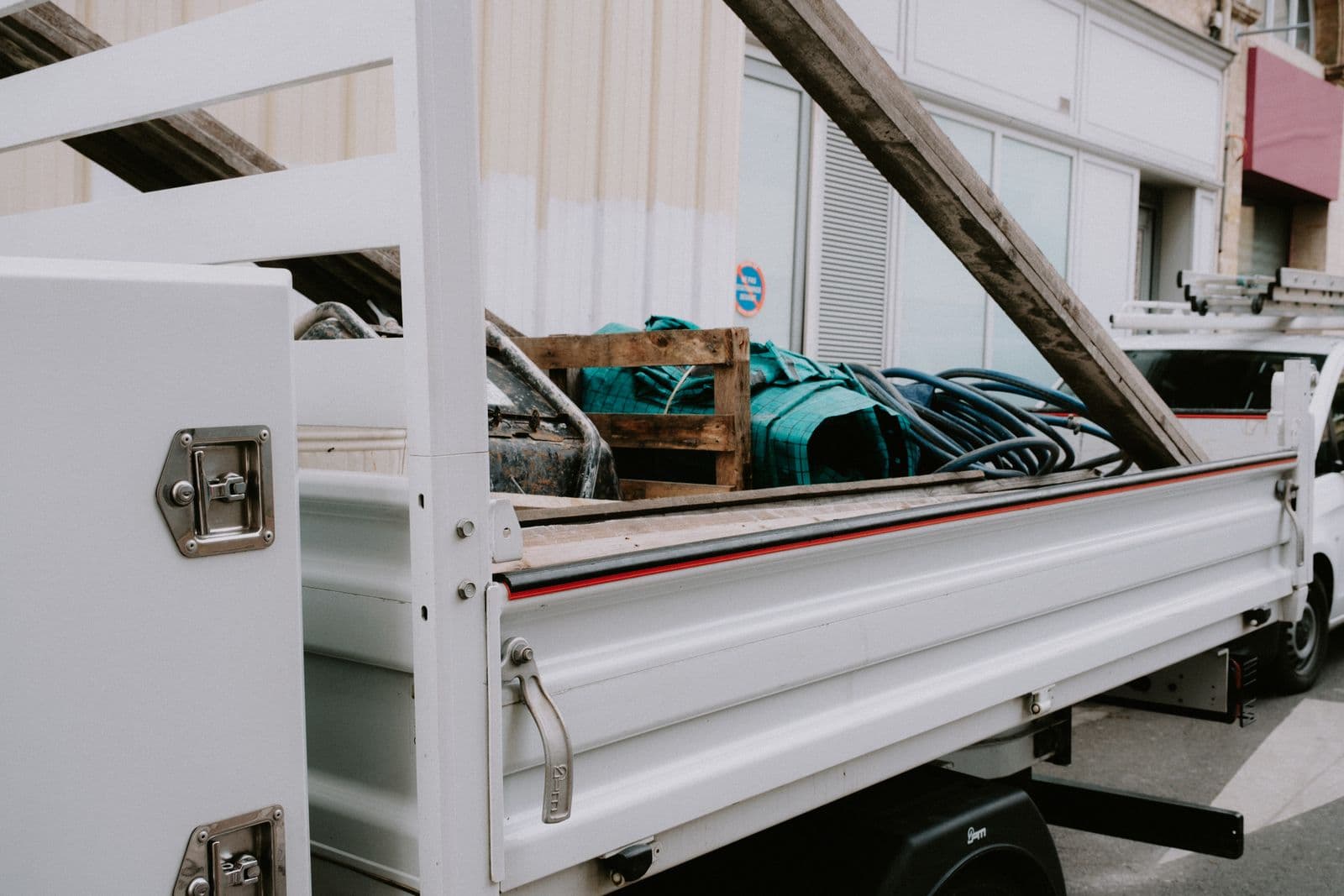 The loaded tray of a work truck